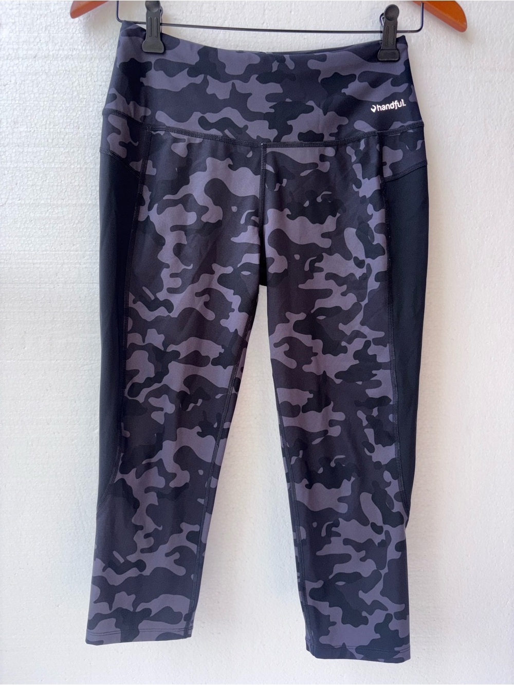 Handful Camo Cropped Leggings Gray Black Athletic Workout‎ Pants Size Small